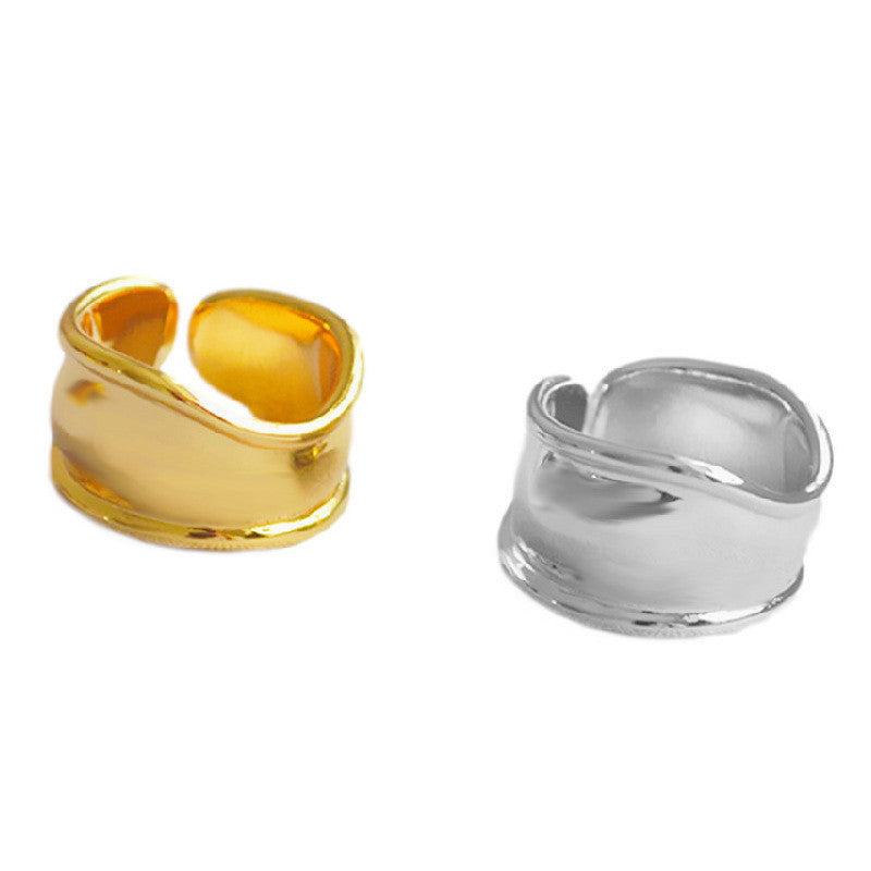 Classic Gold Ring with Timeless Appeal
