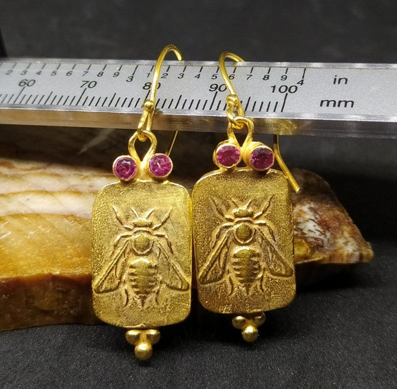 Beautiful Gold Earring with Unique Style