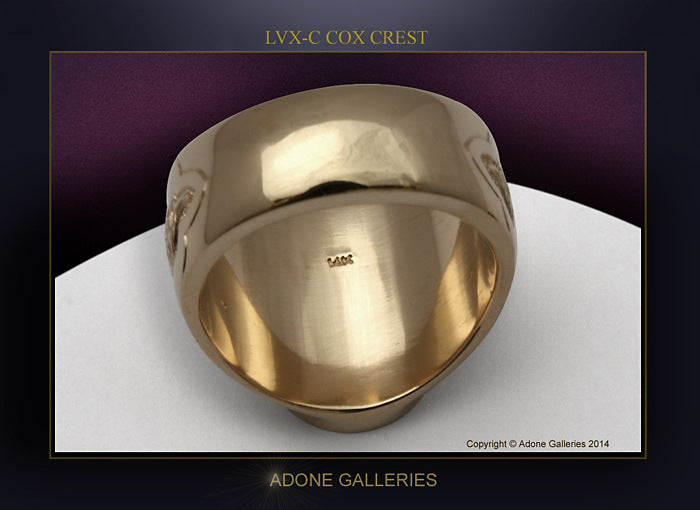 Classic Gold Ring with Timeless Appeal