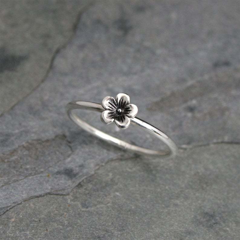 Stunning Silver Ring for Daily Wear