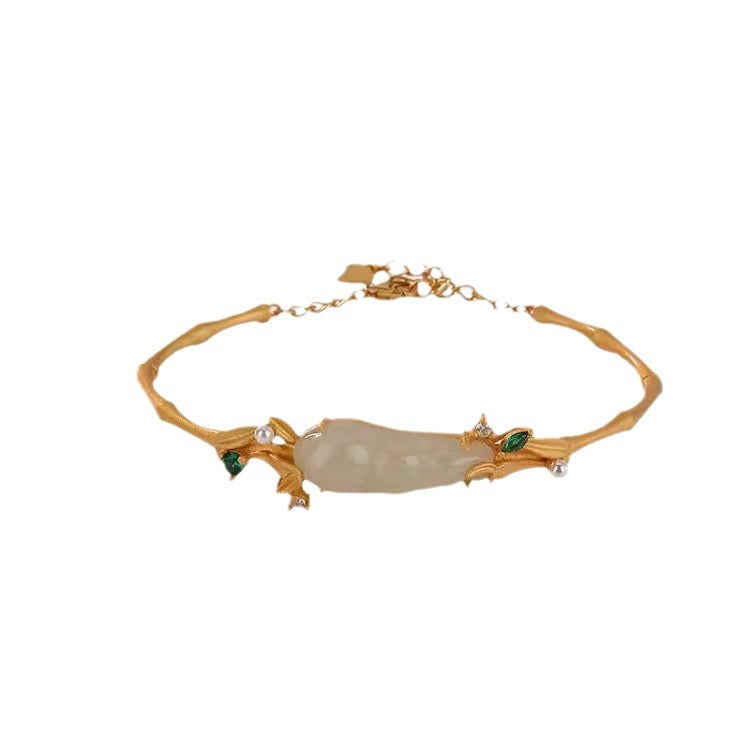 Romantic Gold Bracelet for Special Moments
