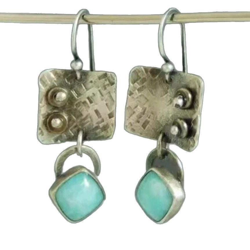 Elegant Silver Earring for Every Occasion
