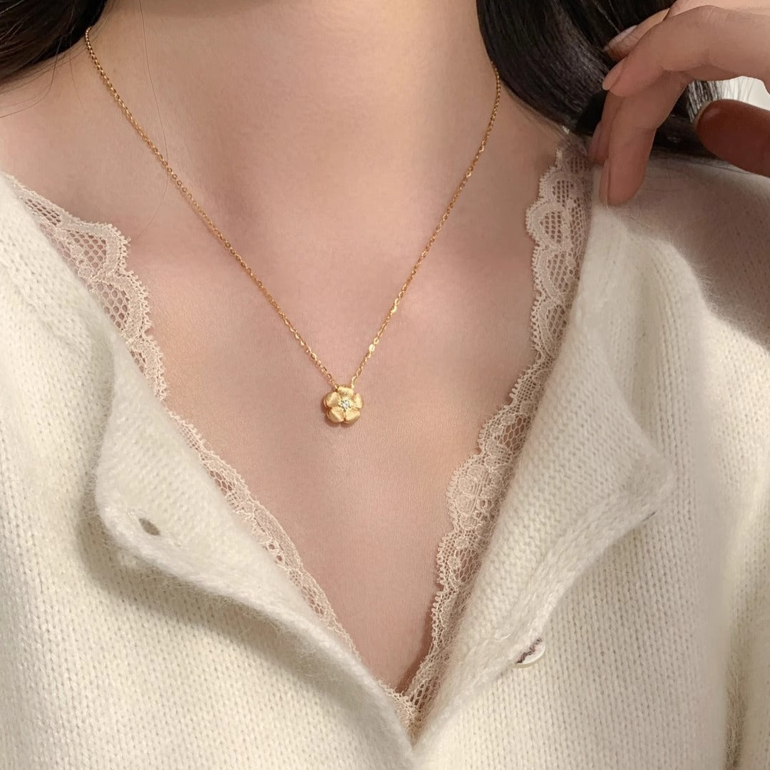 Elegant Gold Necklace for Every Occasion