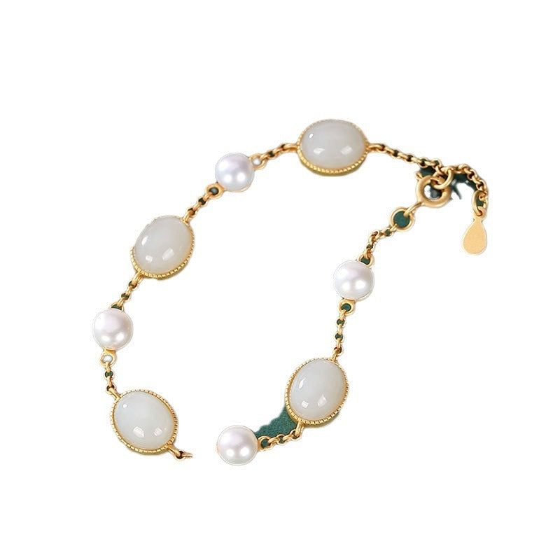Charming Gold Bracelet for Any Occasion