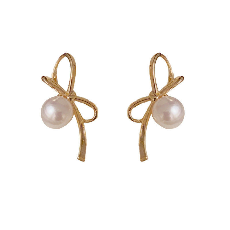 Classic Pearl Earring with Timeless Appeal