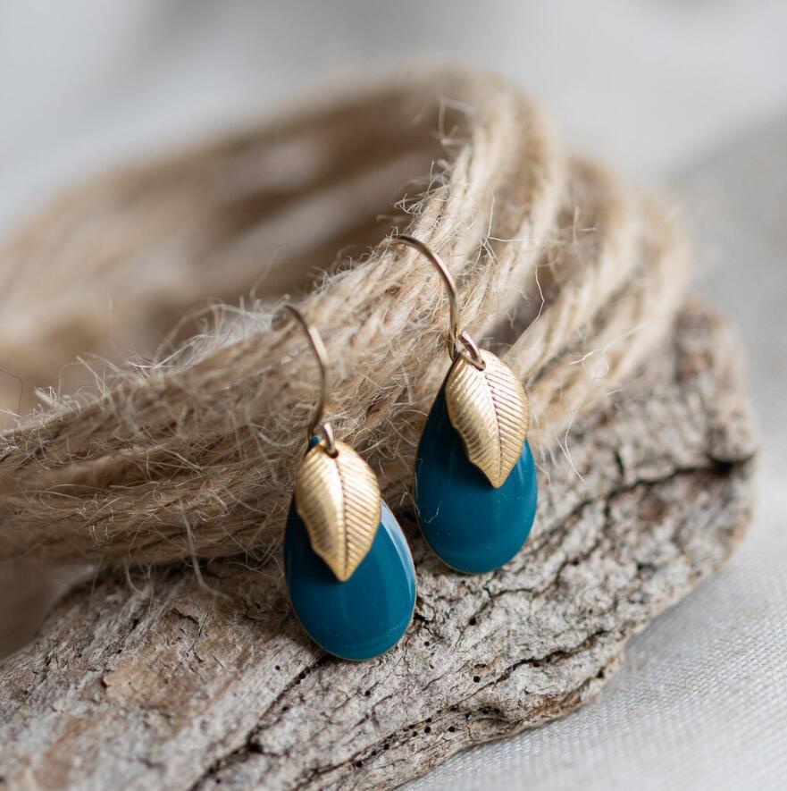 Charming Gold Earring for Any Occasion