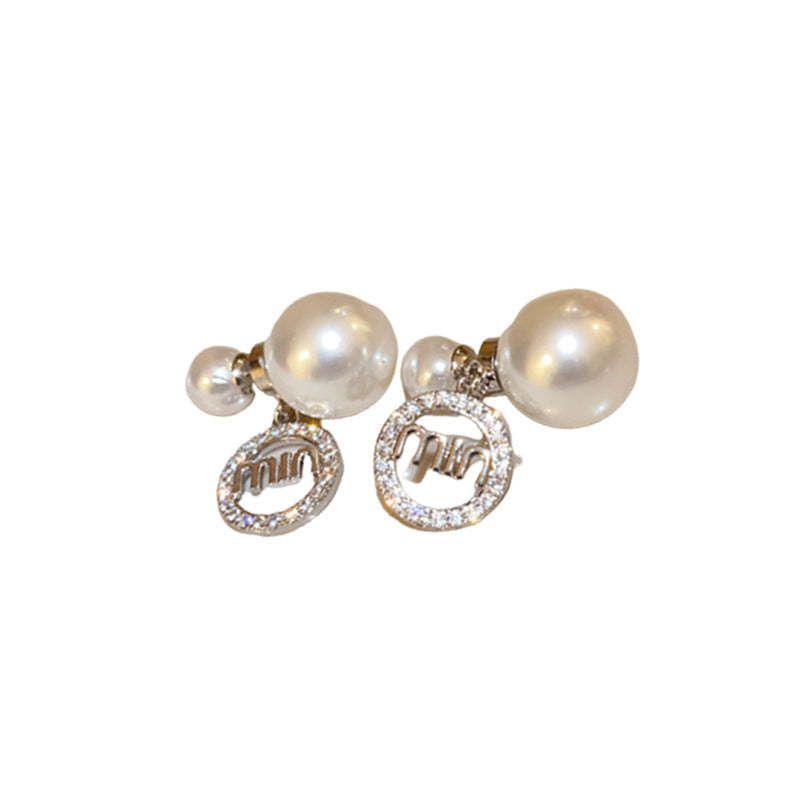 Charming Pearl Earring for Any Occasion