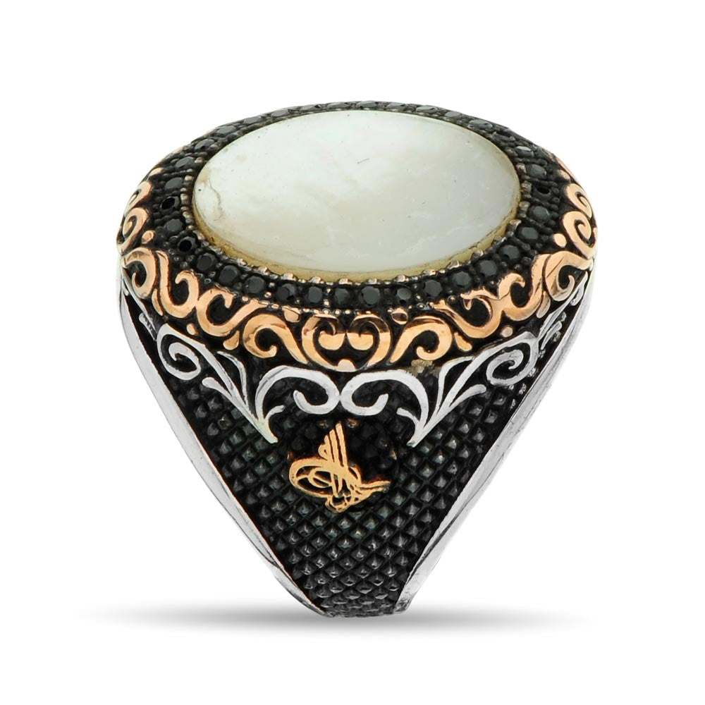 Classic Ring with Timeless Appeal