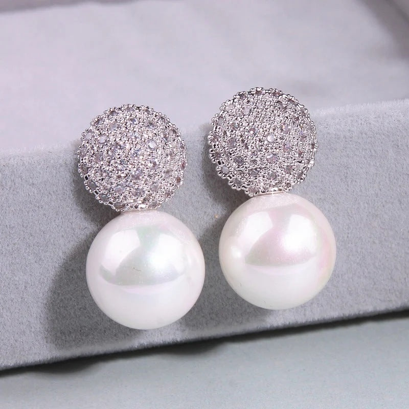 Charming Pearl Earring for Any Occasion