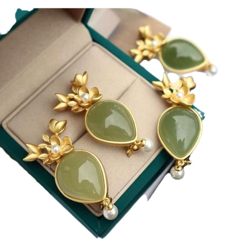 Beautiful Gold Necklace with Unique Style