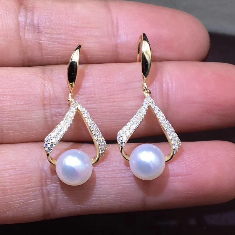 Stunning Pearl Earring for Daily Wear