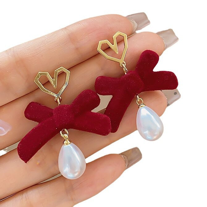 Classic Pearl Earring with Timeless Appeal