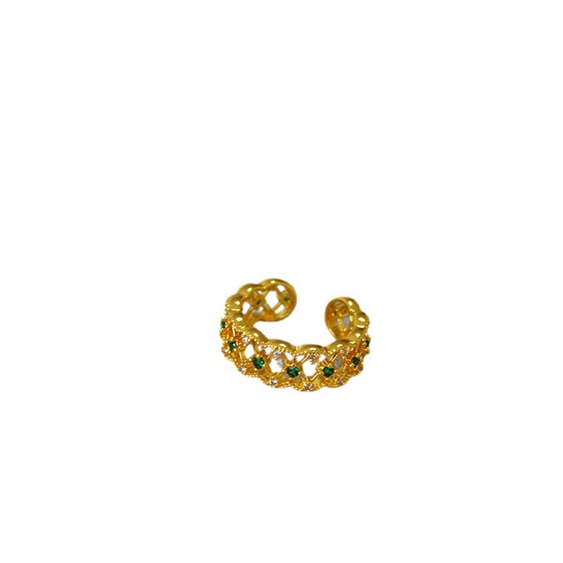 Classic Gold Ring with Timeless Appeal