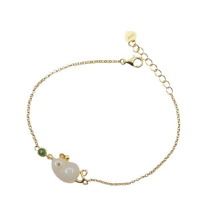 Classic Gold Bracelet with Timeless Appeal