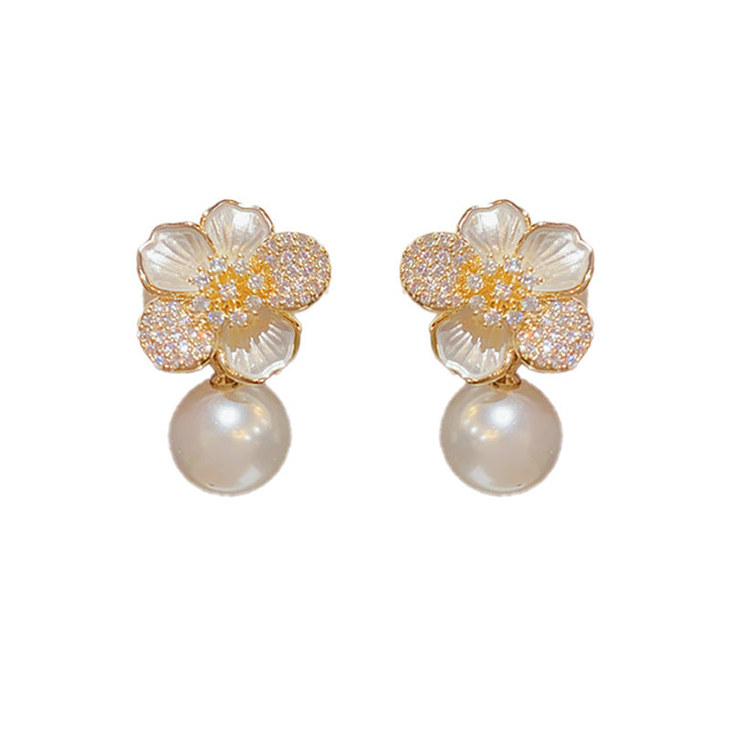 Beautiful Pearl Earring with Unique Style