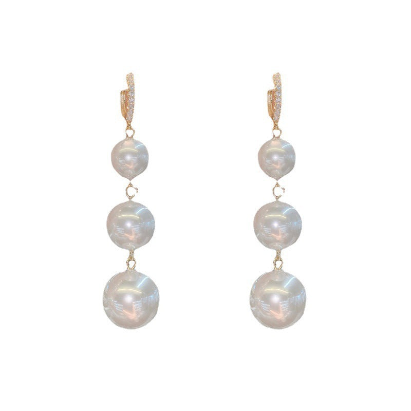 Beautiful Pearl Earring with Unique Style