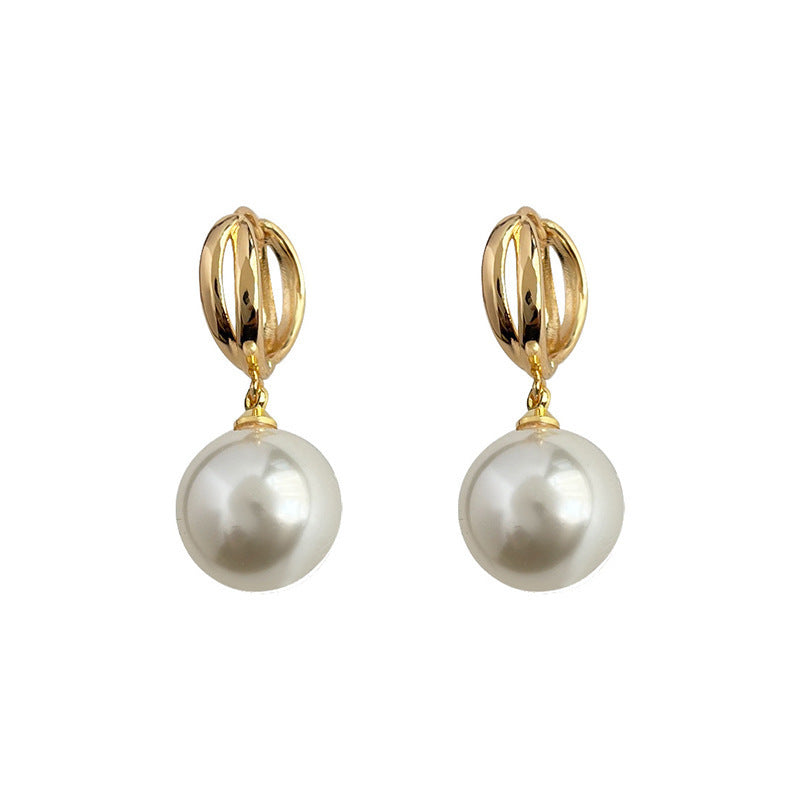 Beautiful Pearl Earring with Unique Style