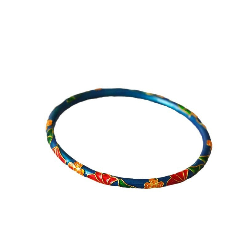 Classic Gold Bracelet with Timeless Appeal