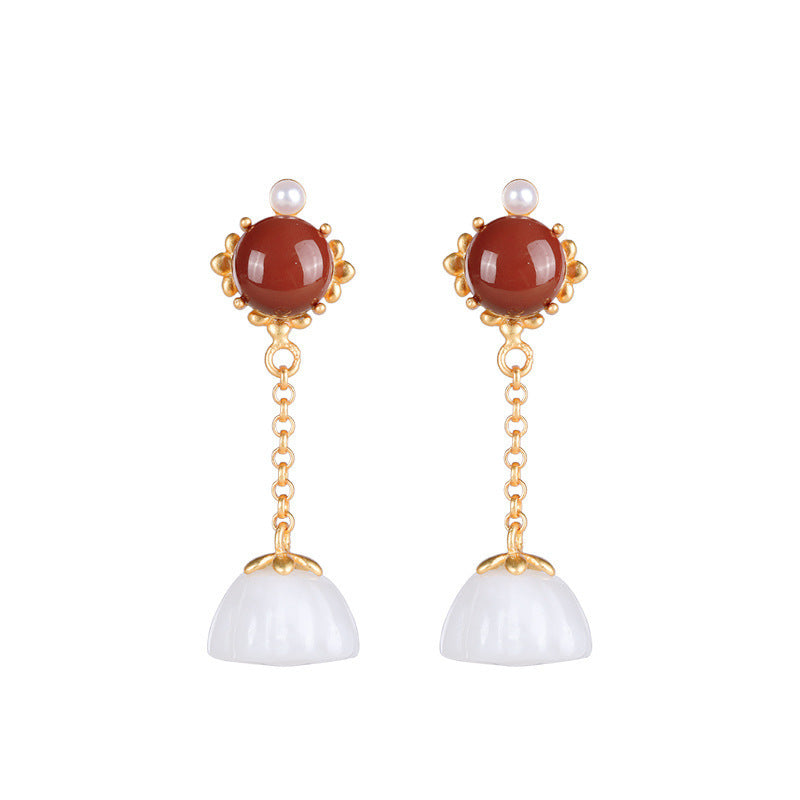 Classic Gold Earring with Timeless Appeal
