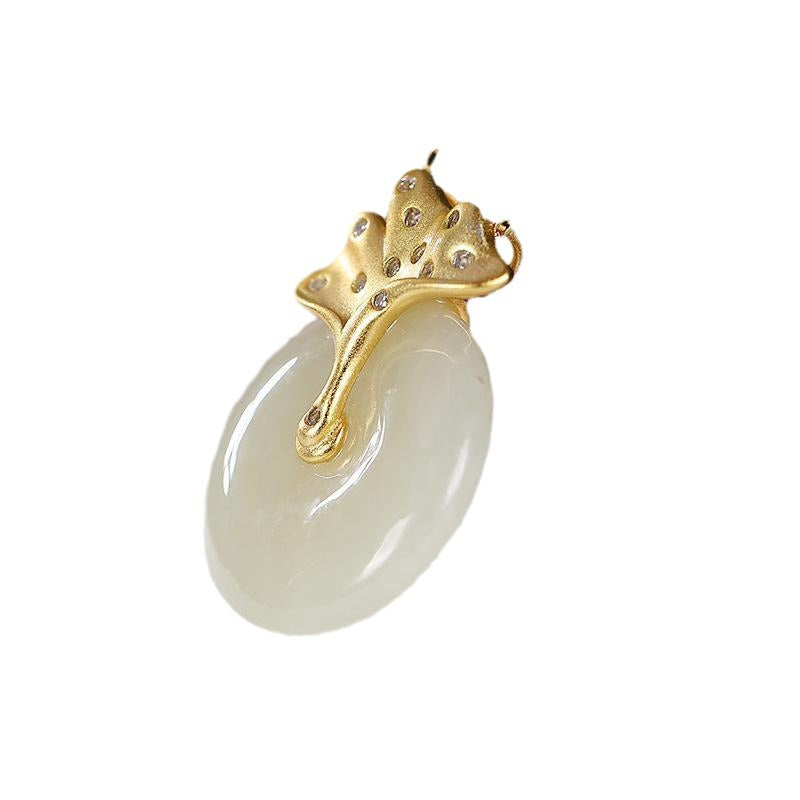 Beautiful Gold Necklace with Unique Style