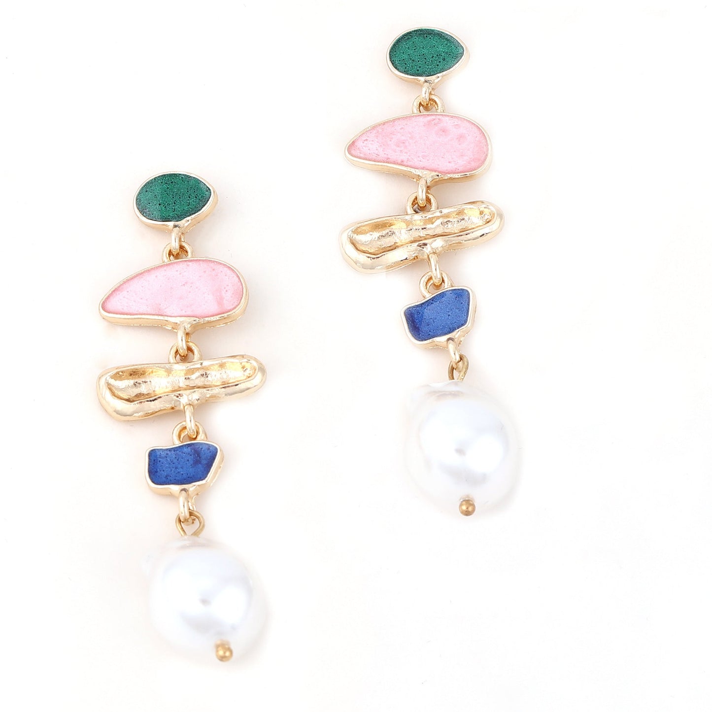Classic Pearl Earring with Timeless Appeal