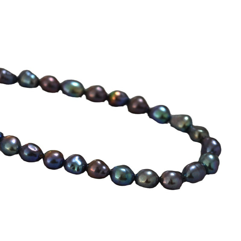 Classic Pearl Necklace with Timeless Appeal