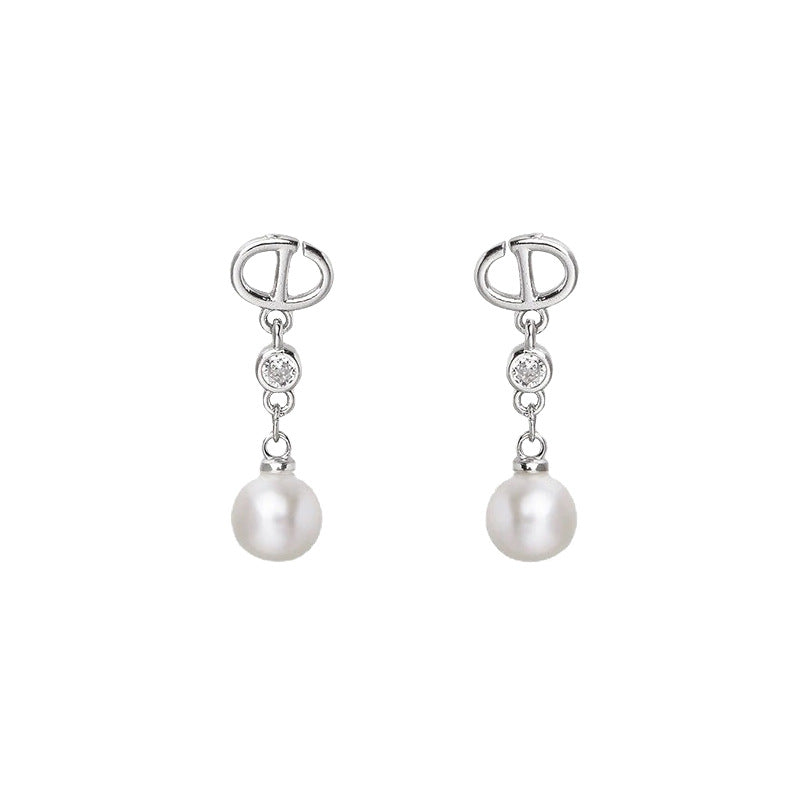 Classic Pearl Earring with Timeless Appeal