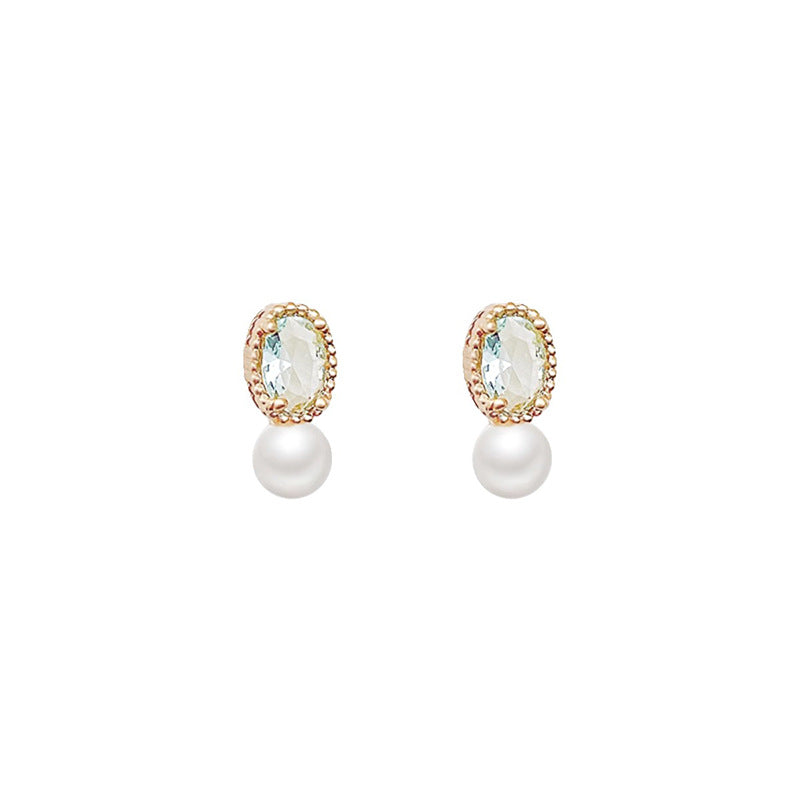 Classic Pearl Earring with Timeless Appeal