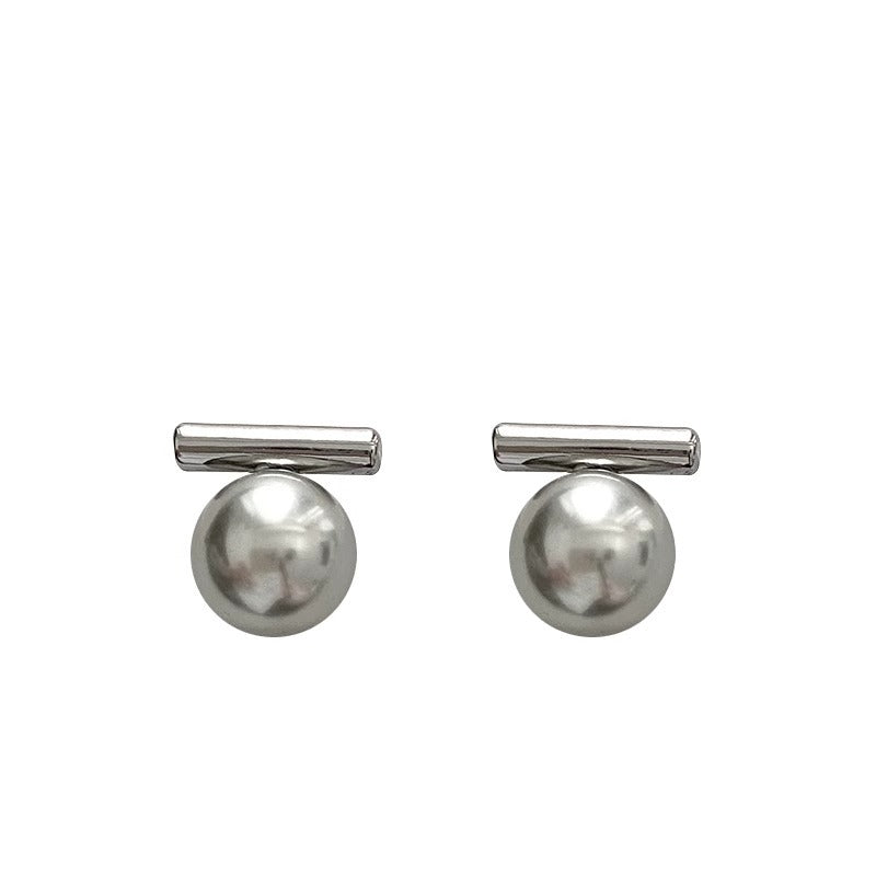 Charming Pearl Earring for Any Occasion