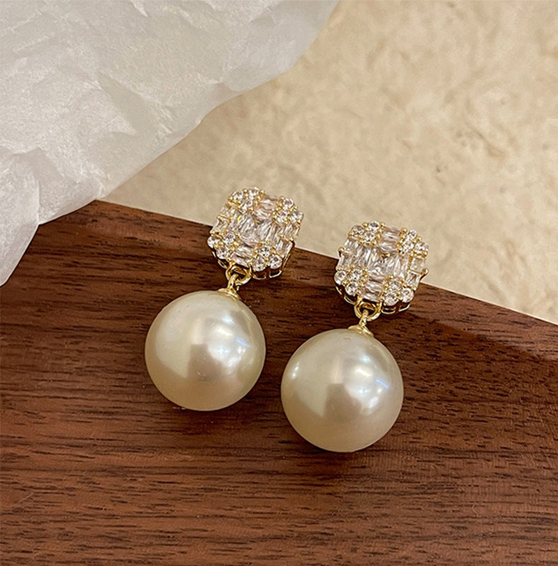 Stunning Pearl Earring for Daily Wear
