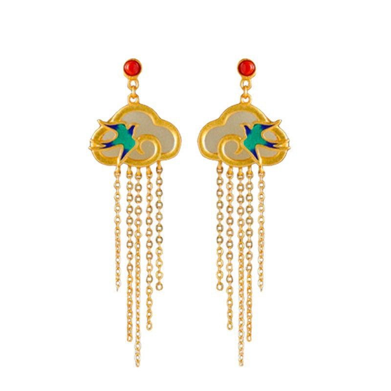 Charming Gold Earring for Any Occasion