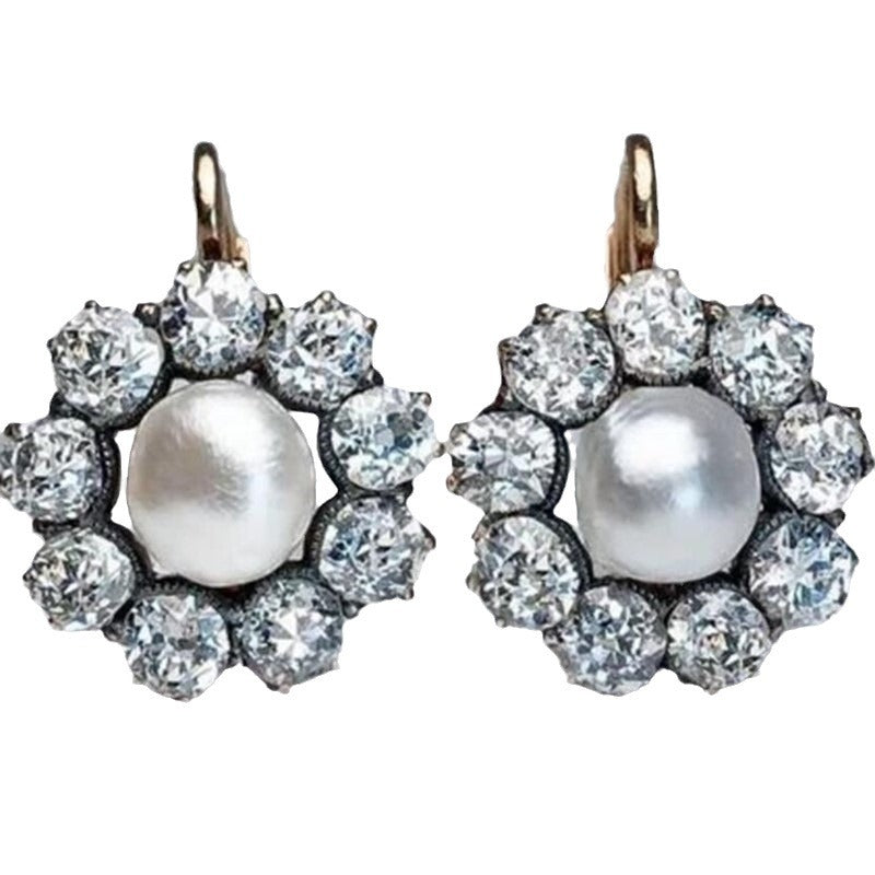 Romantic Pearl Earring for Special Moments