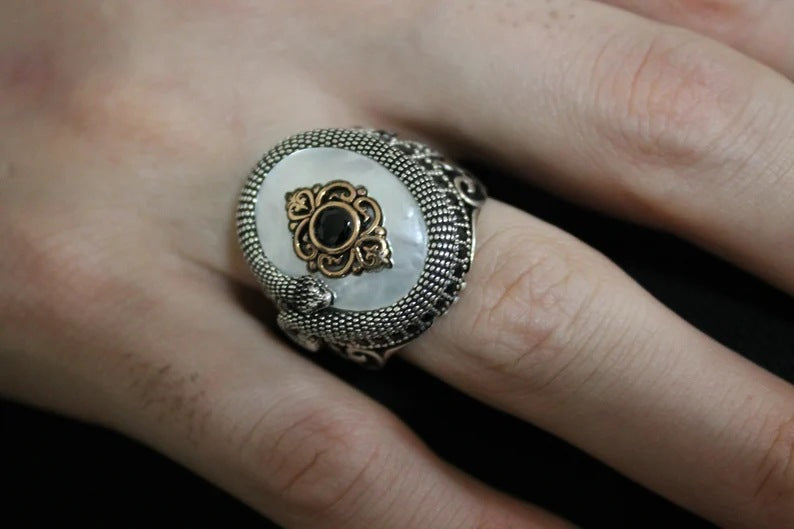 Beautiful Pearl Ring with Unique Style