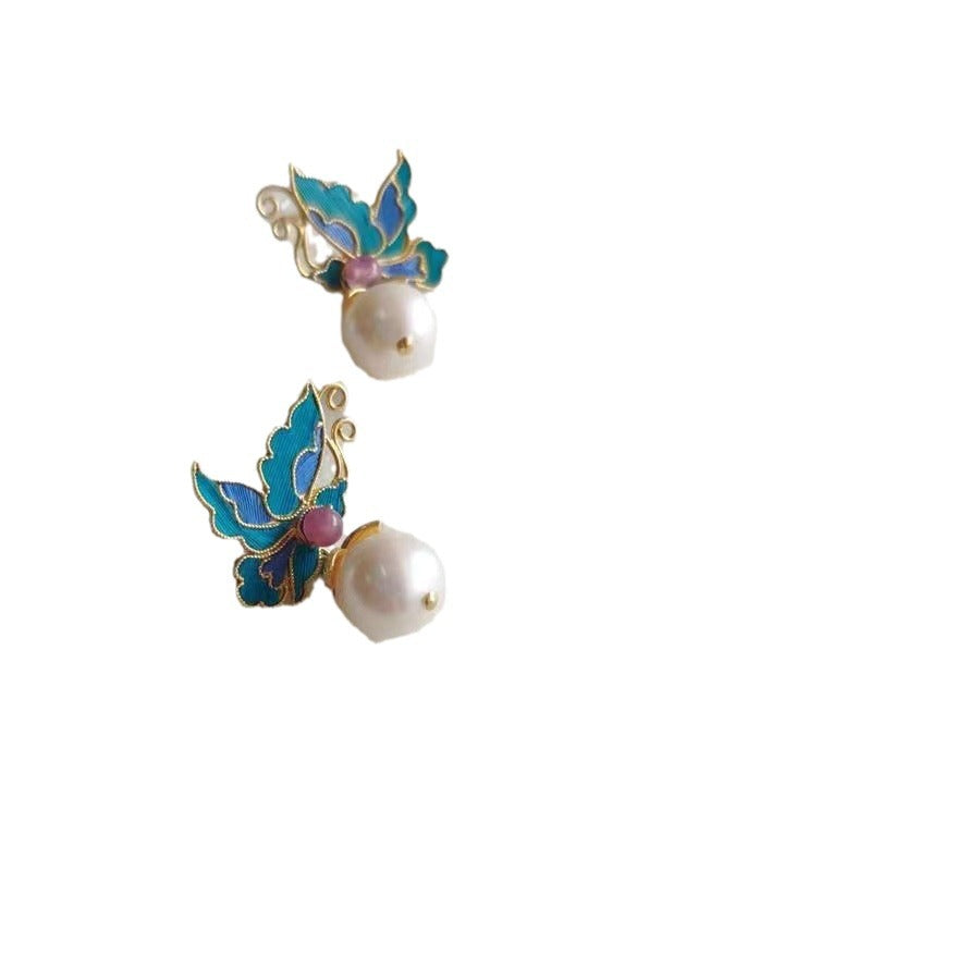 Charming Pearl Earring for Any Occasion