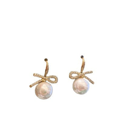 Romantic Pearl Earring for Special Moments