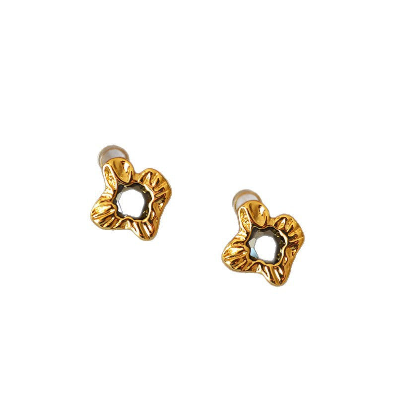 Elegant Gold Earring for Every Occasion