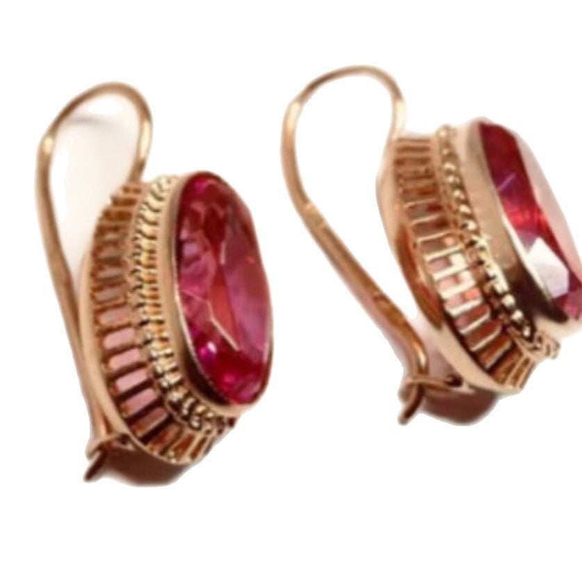 Beautiful Gold Earring with Unique Style