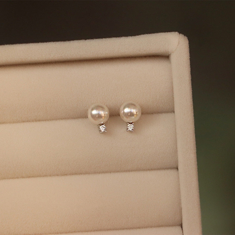 Beautiful Pearl Earring with Unique Style
