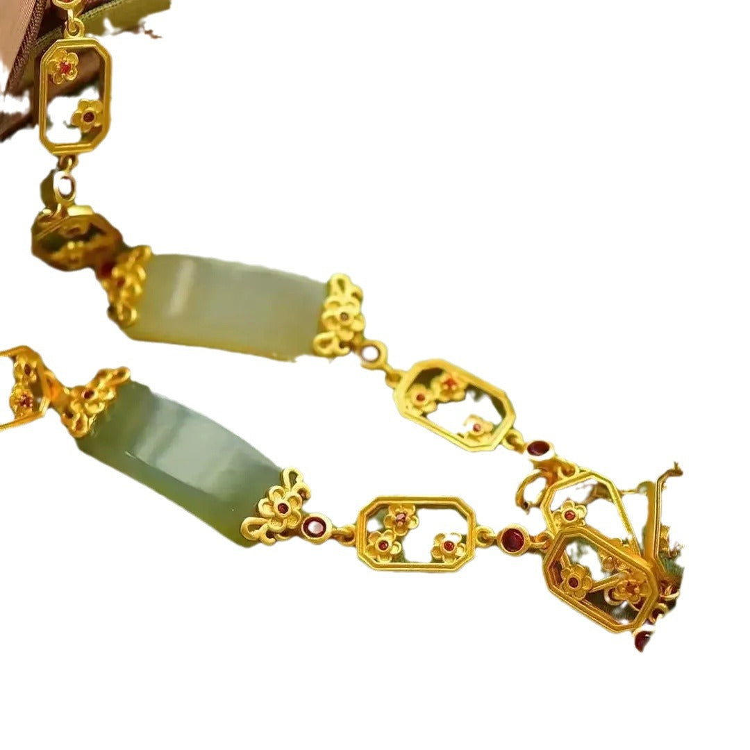Classic Silver Bracelet with Timeless Appeal