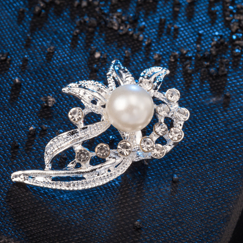 Charming Pearl Piece for Any Occasion