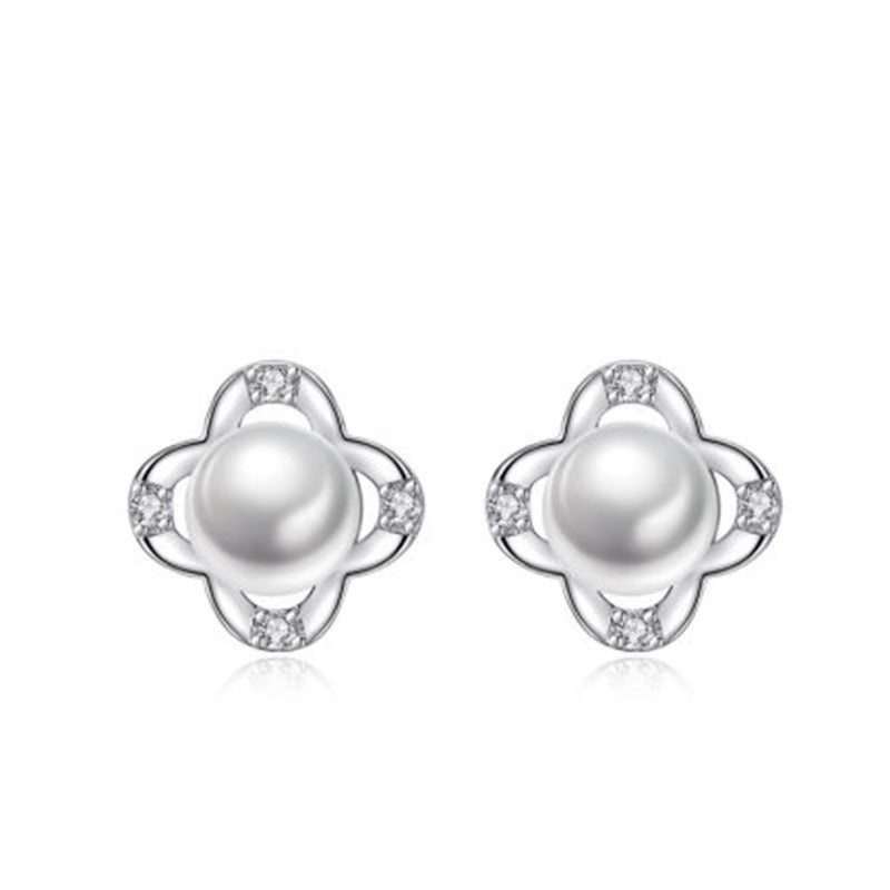 Beautiful Pearl Earring with Unique Style