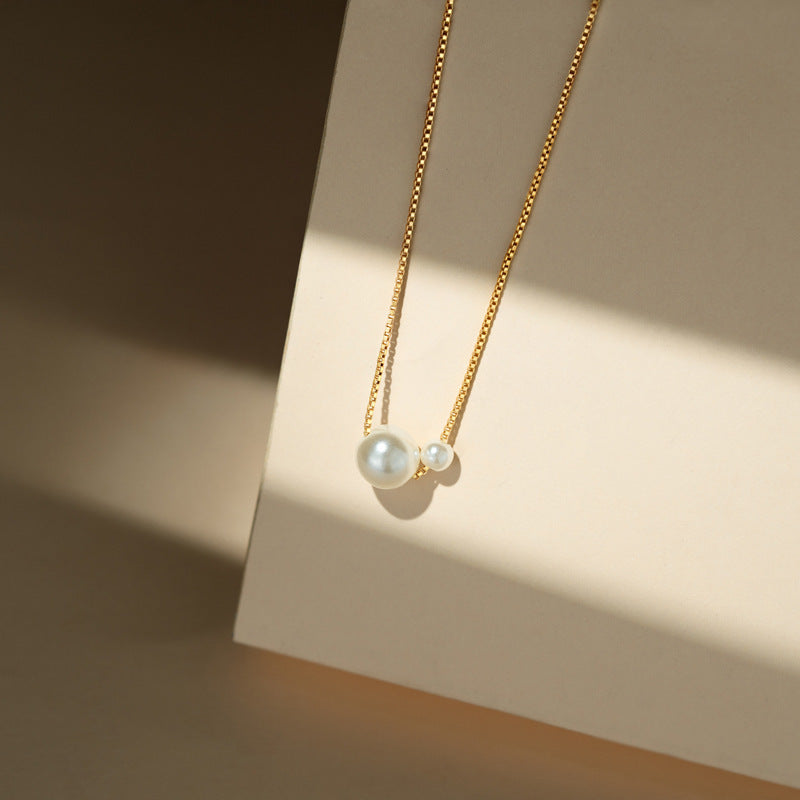 Beautiful Pearl Necklace with Unique Style