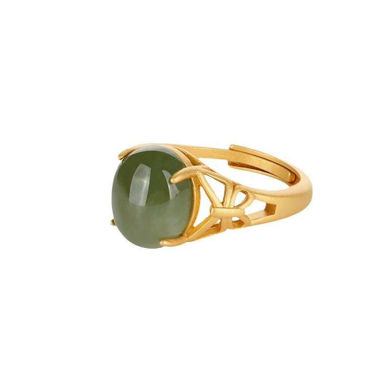 Classic Gold Ring with Timeless Appeal