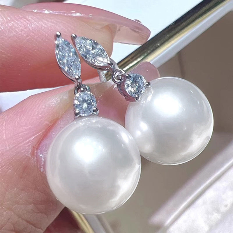 Romantic Pearl Piece for Special Moments