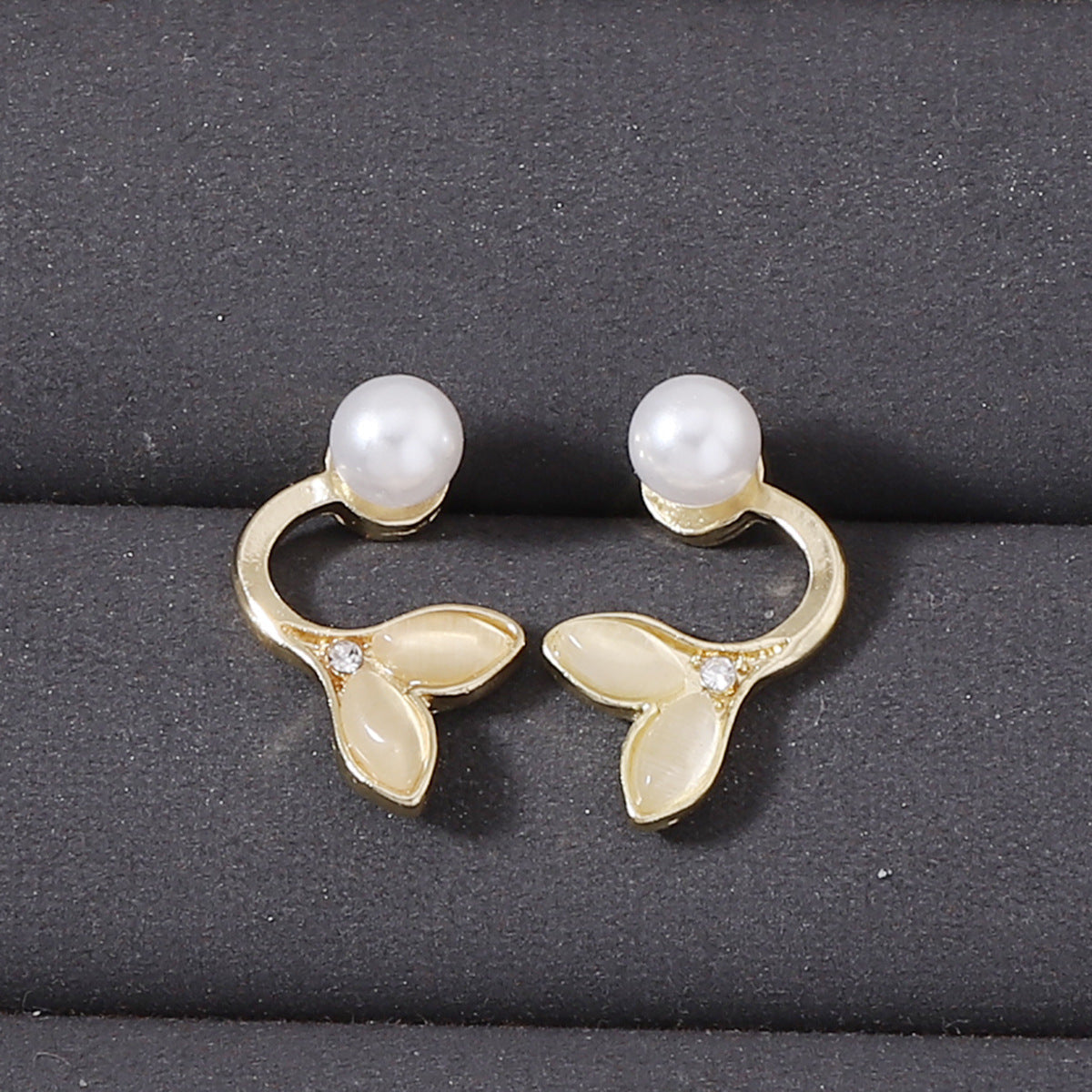 Stunning Pearl Earring for Daily Wear