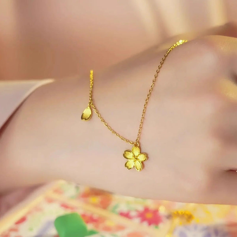 Beautiful Gold Necklace with Unique Style
