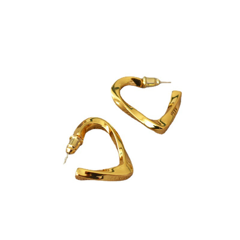 Romantic Gold Earring for Special Moments