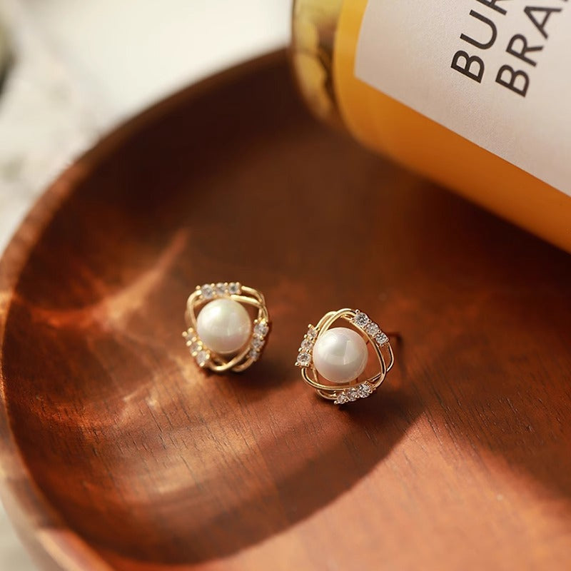 Charming Pearl Earring for Any Occasion