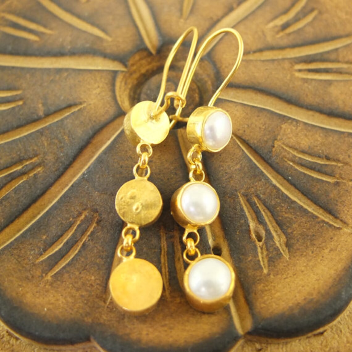 Charming Pearl Earring for Any Occasion