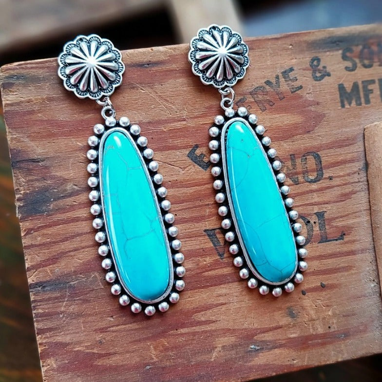 Charming Earring for Any Occasion